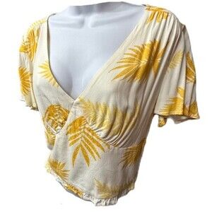 Madison&Berkeley Stitch Fix Anaya Flutter Sleeve Crop Top Size Medium